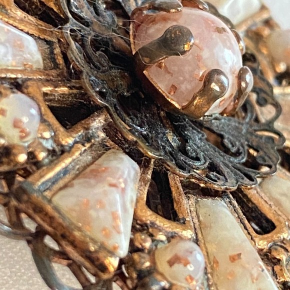 Vintage Round Brooch Copper Glitter Marbled White Stones Pinwheel Design - Picture 5 of 9